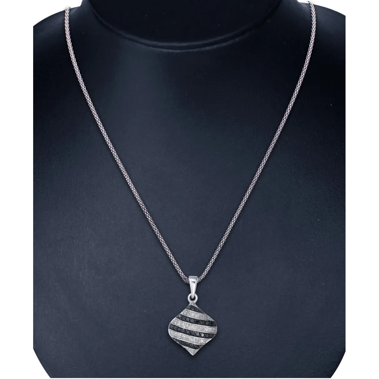 0.90 cttw Black and White Layer Diamond Pendant in Sterling Silver