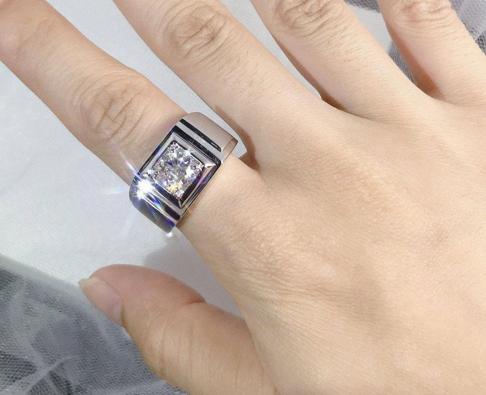 1.0Ct 6.5mm D Color Diamond Ring for Men