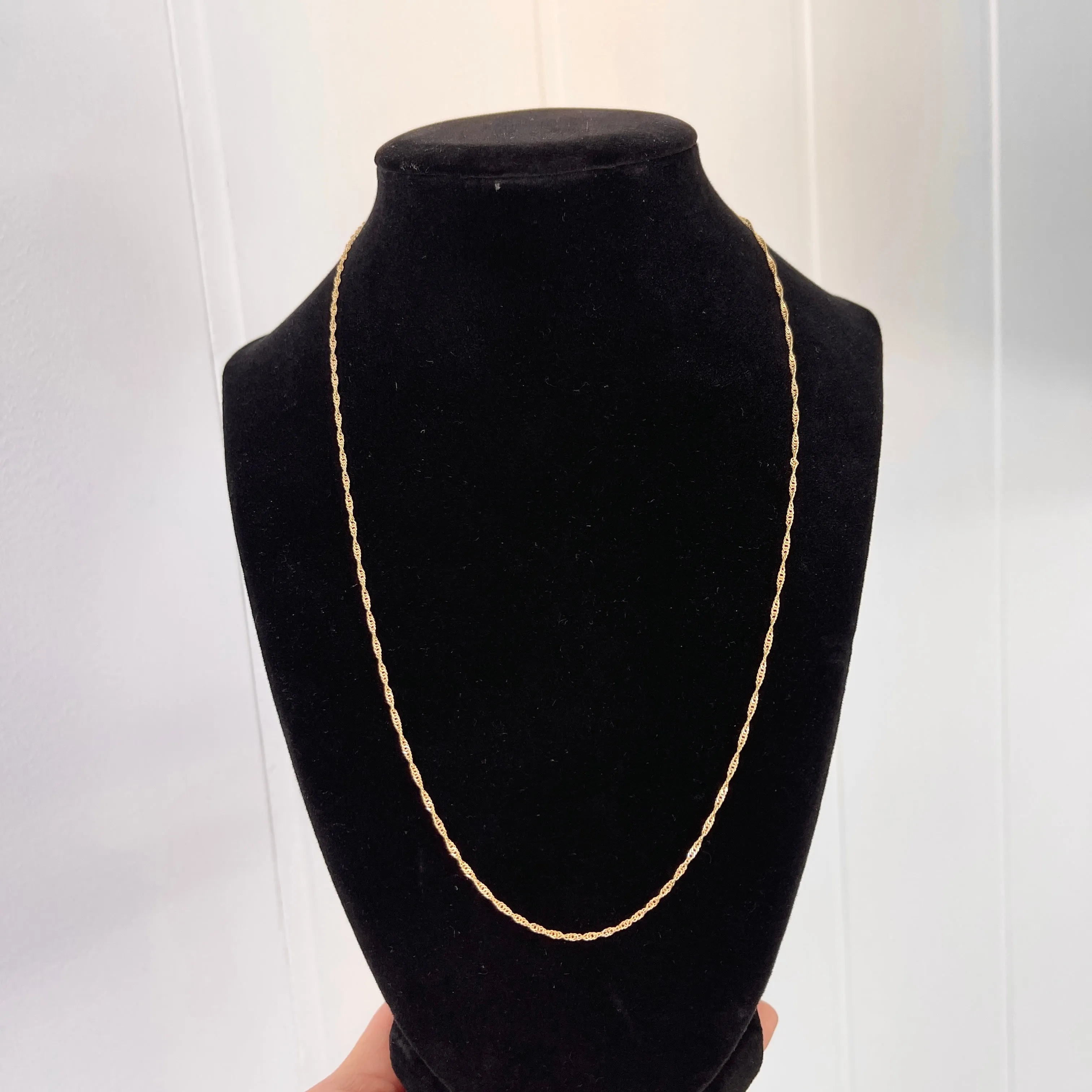 10KT Yellow Gold 1.4mm Singapore Link Chain Necklace