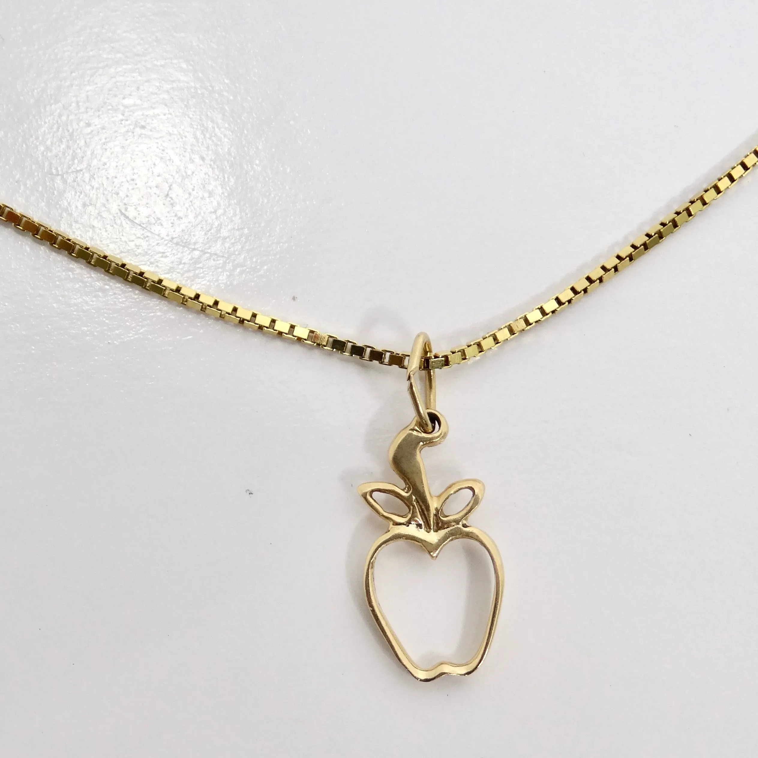 14K Solid Gold Apple Pendent Necklace