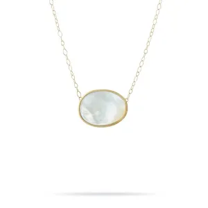 18K yellow gold pendant with white mother of pearl