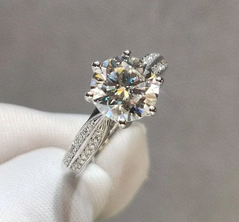 2 Carat Round Cut Diamond Star Queen Engagement Ring