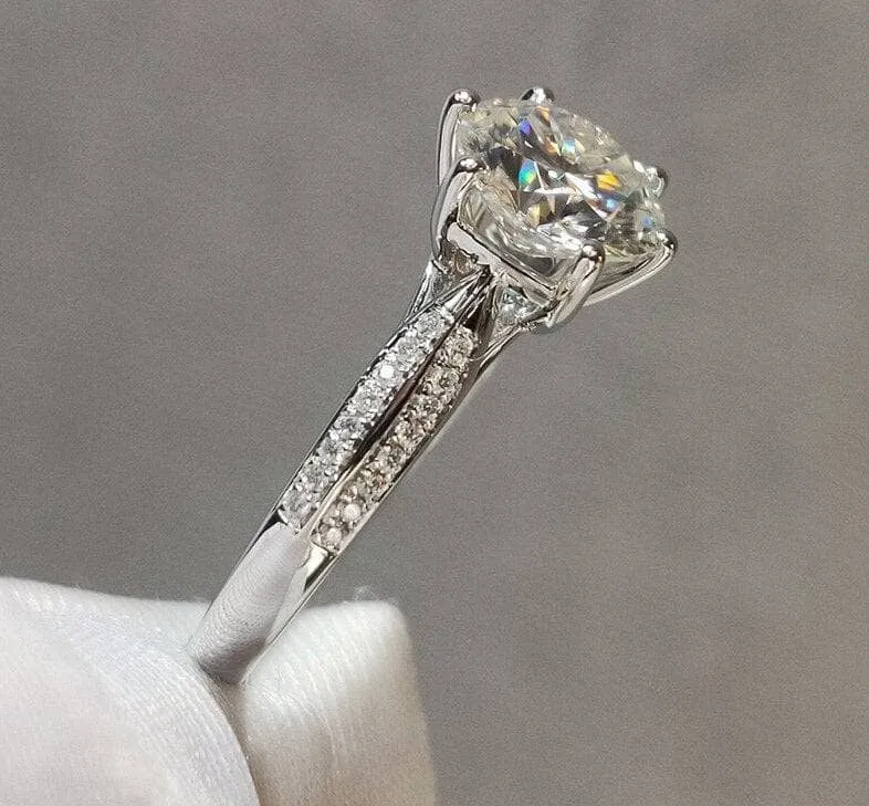 2 Carat Round Cut Diamond Star Queen Engagement Ring
