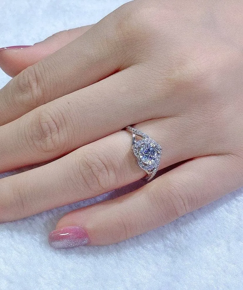 6.5MM 1 Carat Round Cut Diamond Heart Style Engagement Ring
