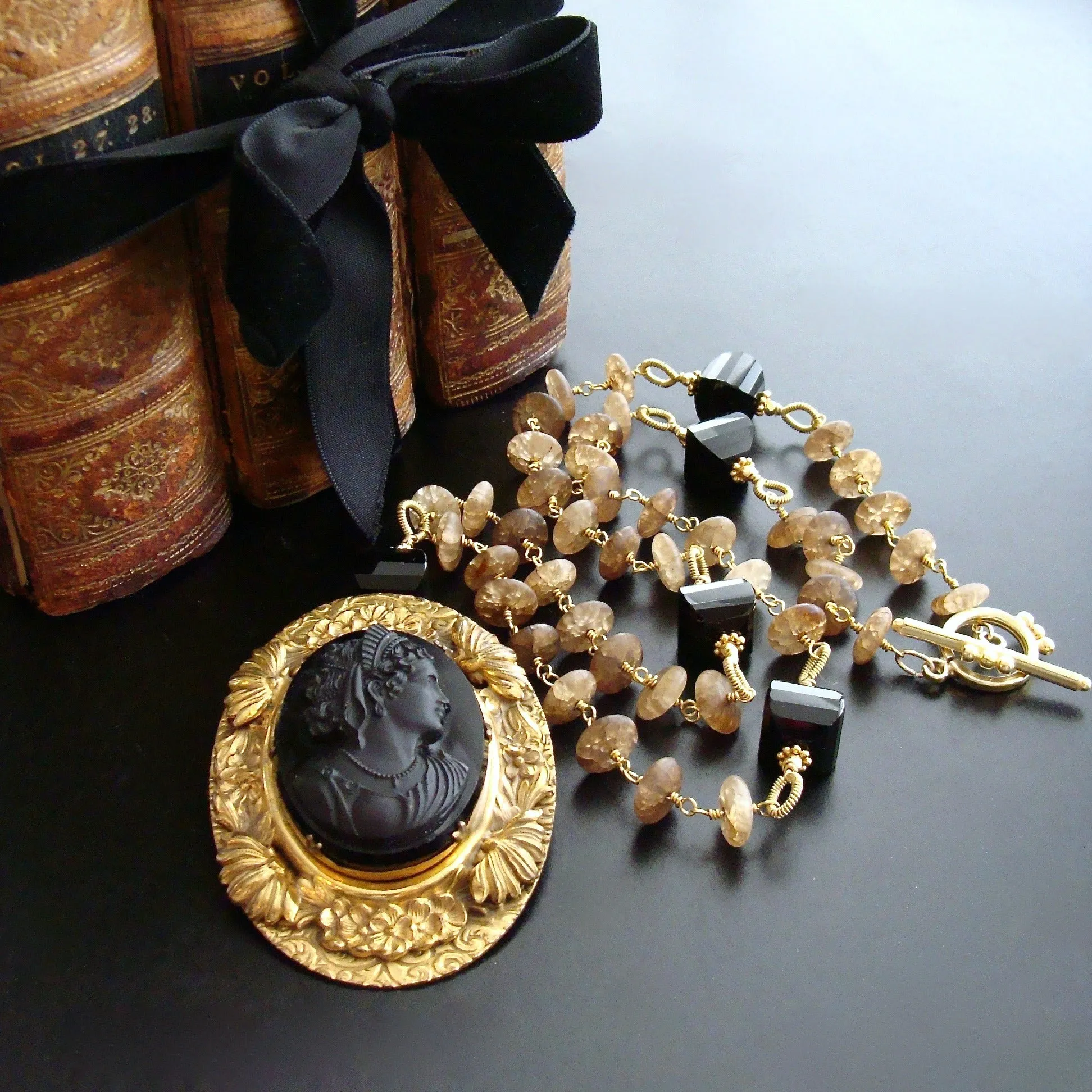 Amber Quartz Onyx Necklace Onyx Cameo Brooch Pendant - Cari Necklace