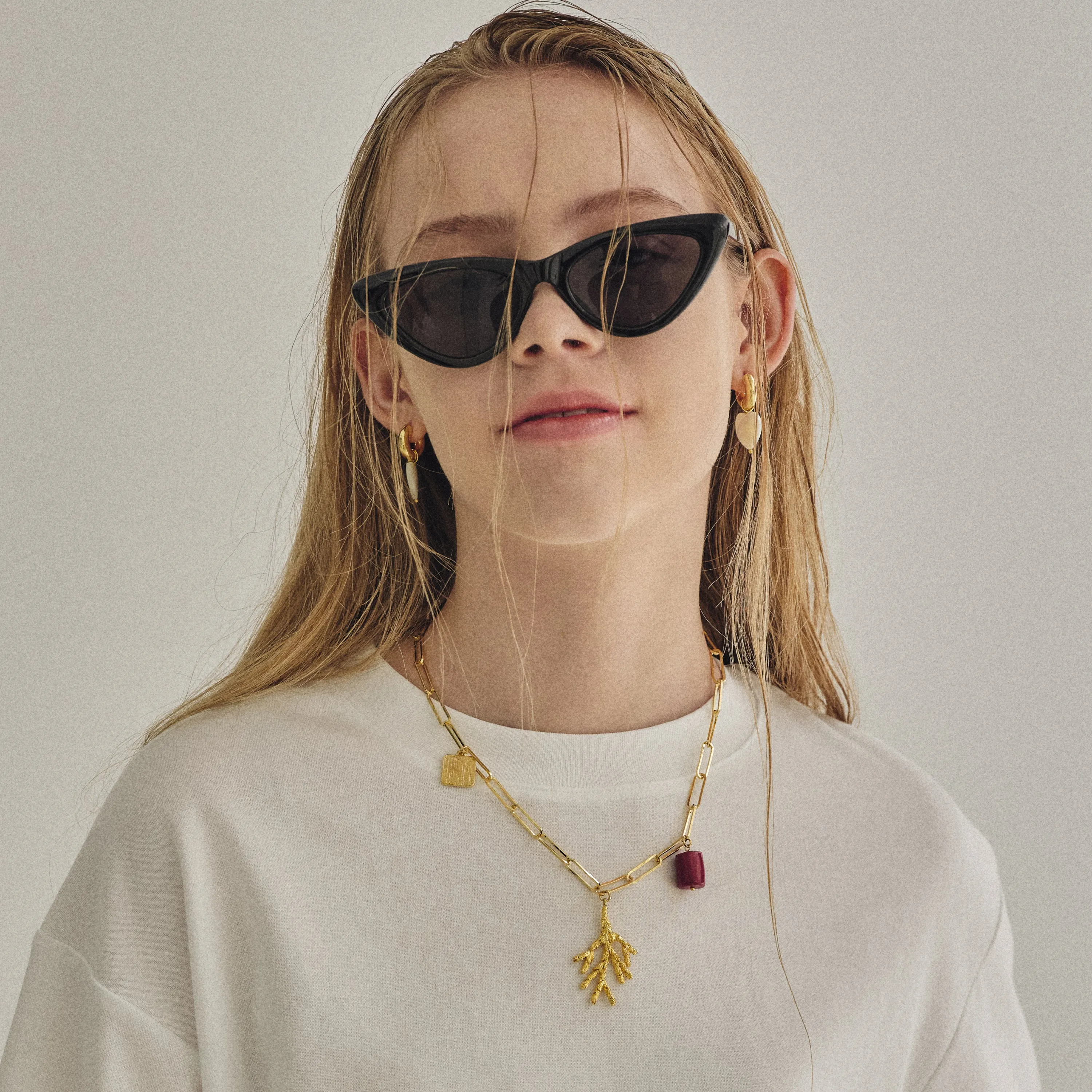 Coral Pendant Chain Necklace