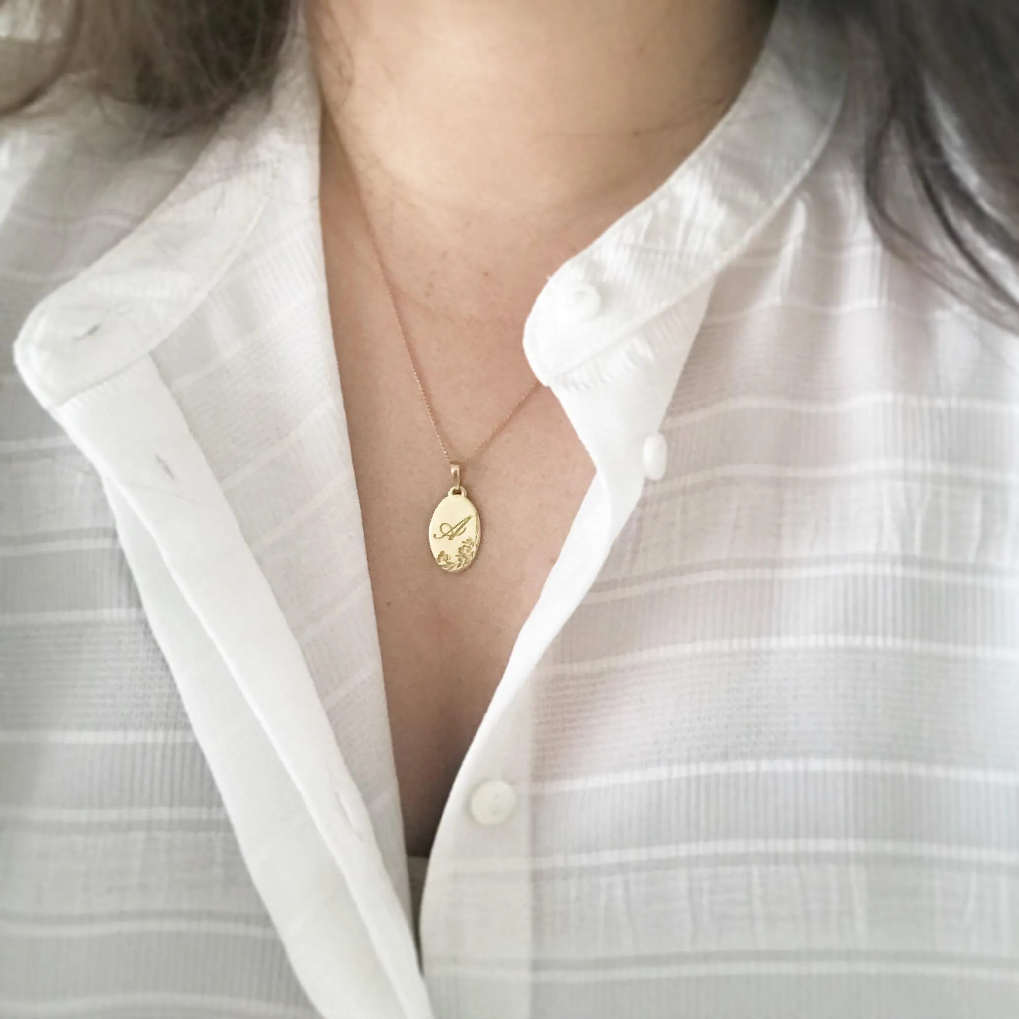 Daffodil flower necklace, vintage style oval pendant, unique personalized pendant, floral engraving necklace, birthstone charm necklace