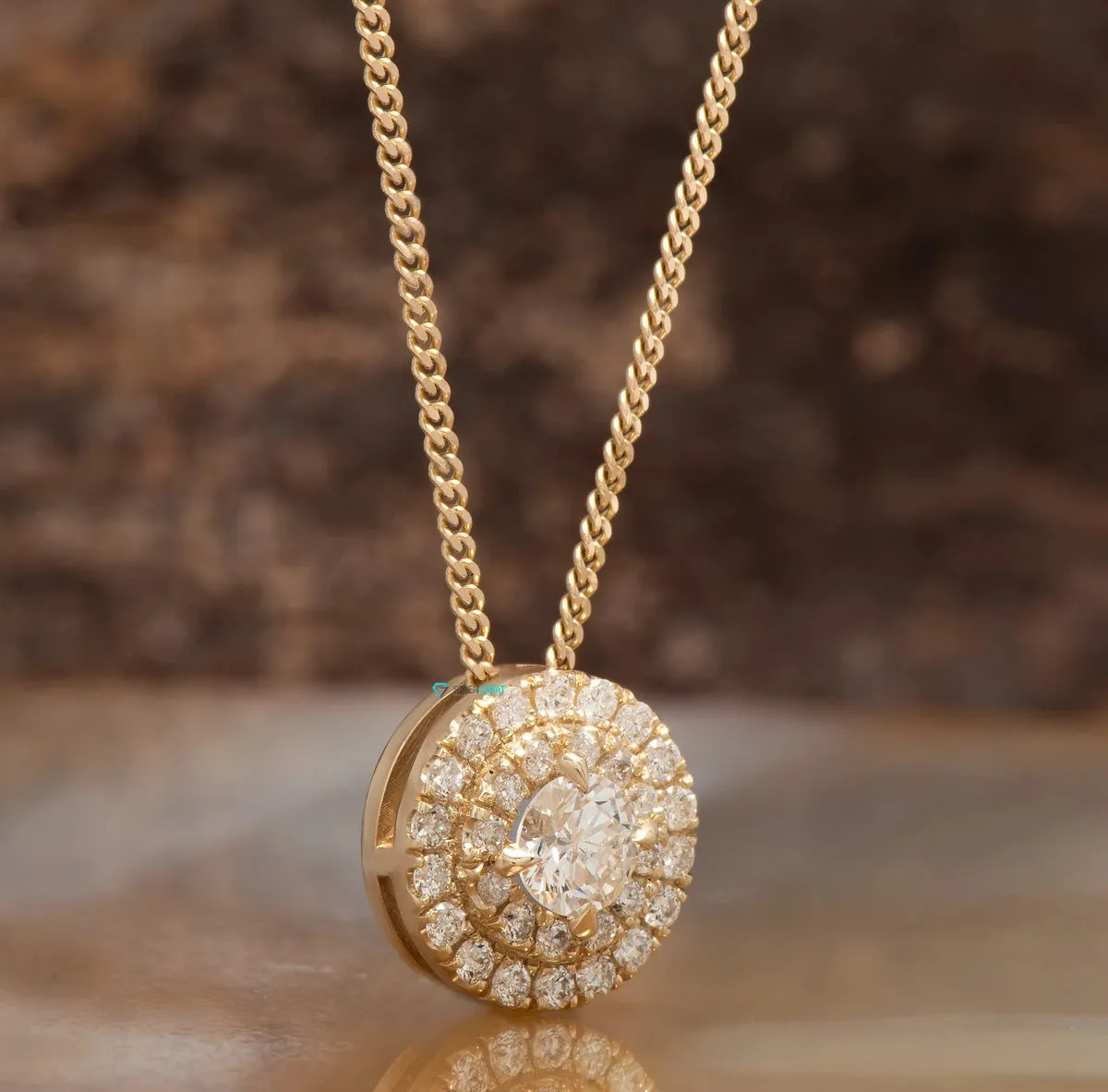Double halo 0.60 ct diamond pendant round shape