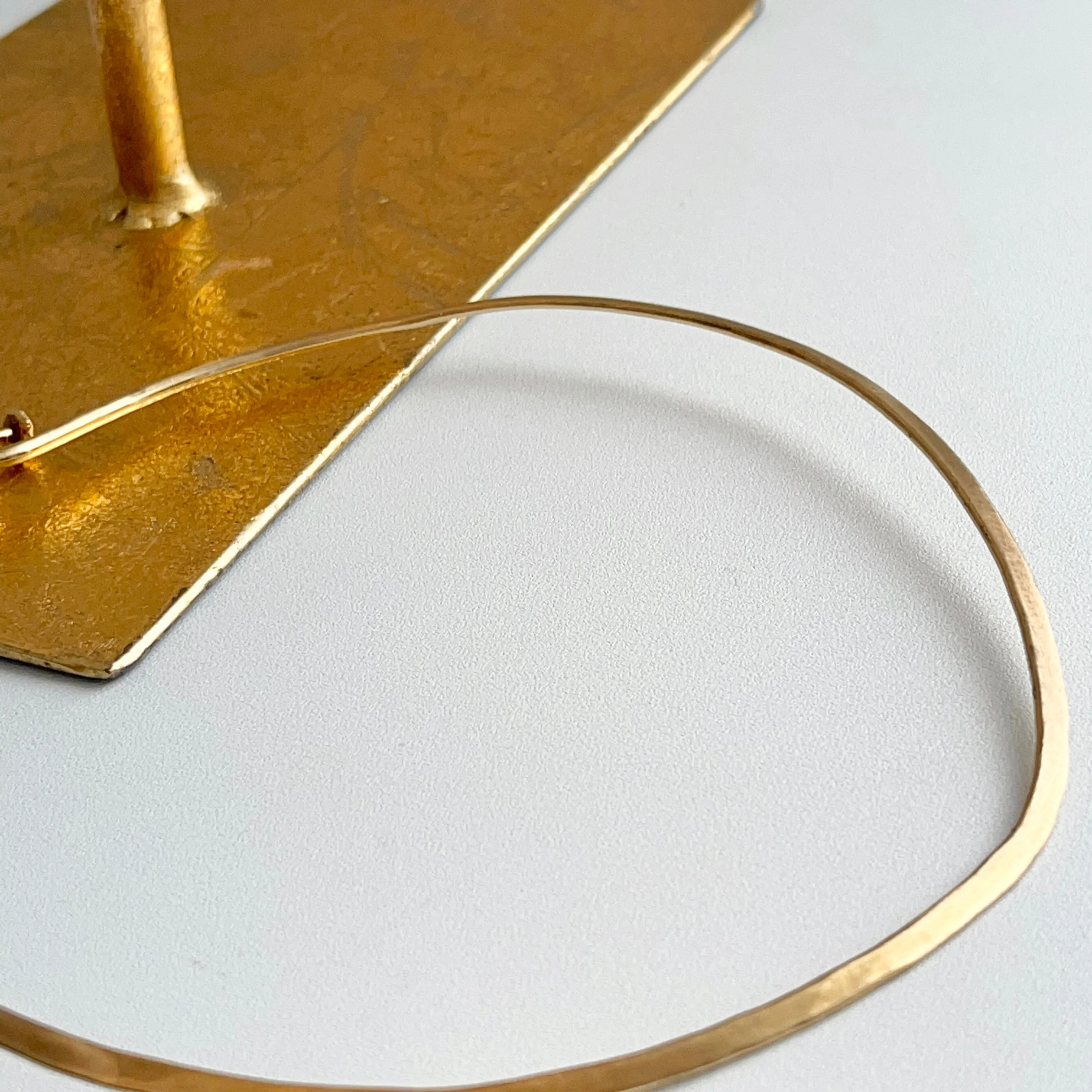Estate 14KT Yellow Gold Hammered   Matte V Dip Collar Necklace
