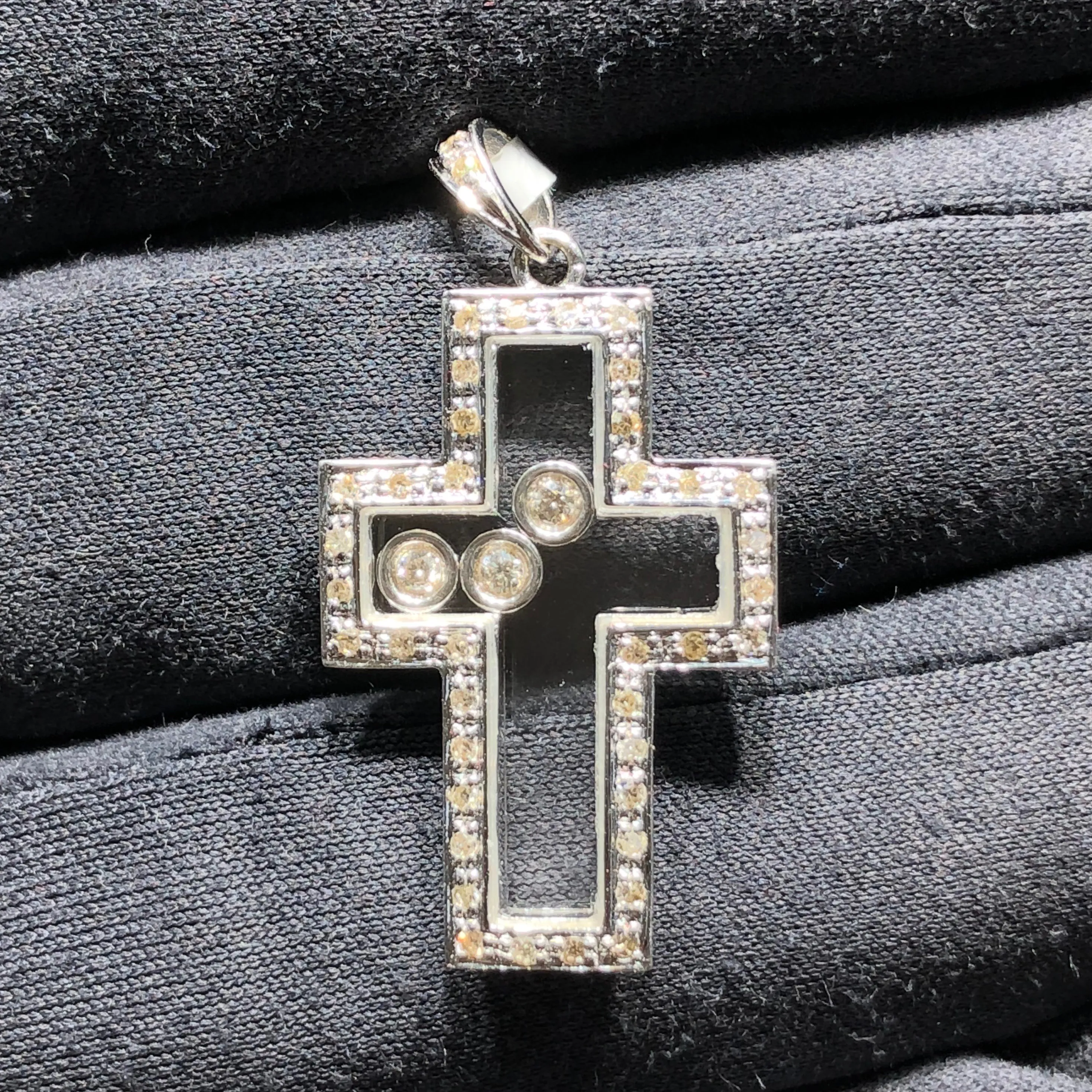 Floating Diamonds Cross Pendant (18K)