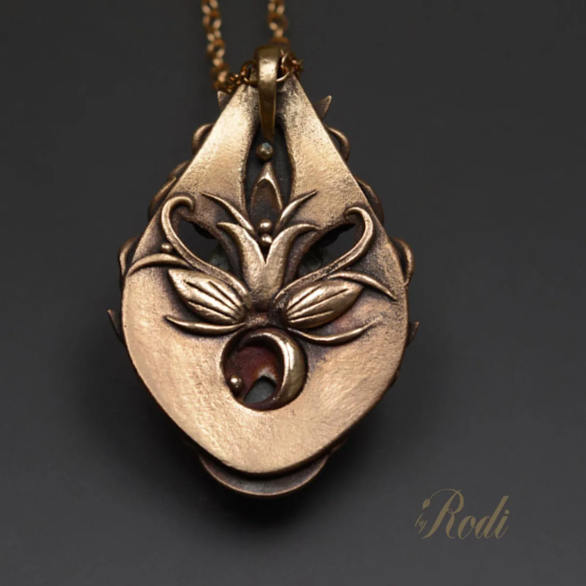 Freedom - Bronze Pendant With Labradorite