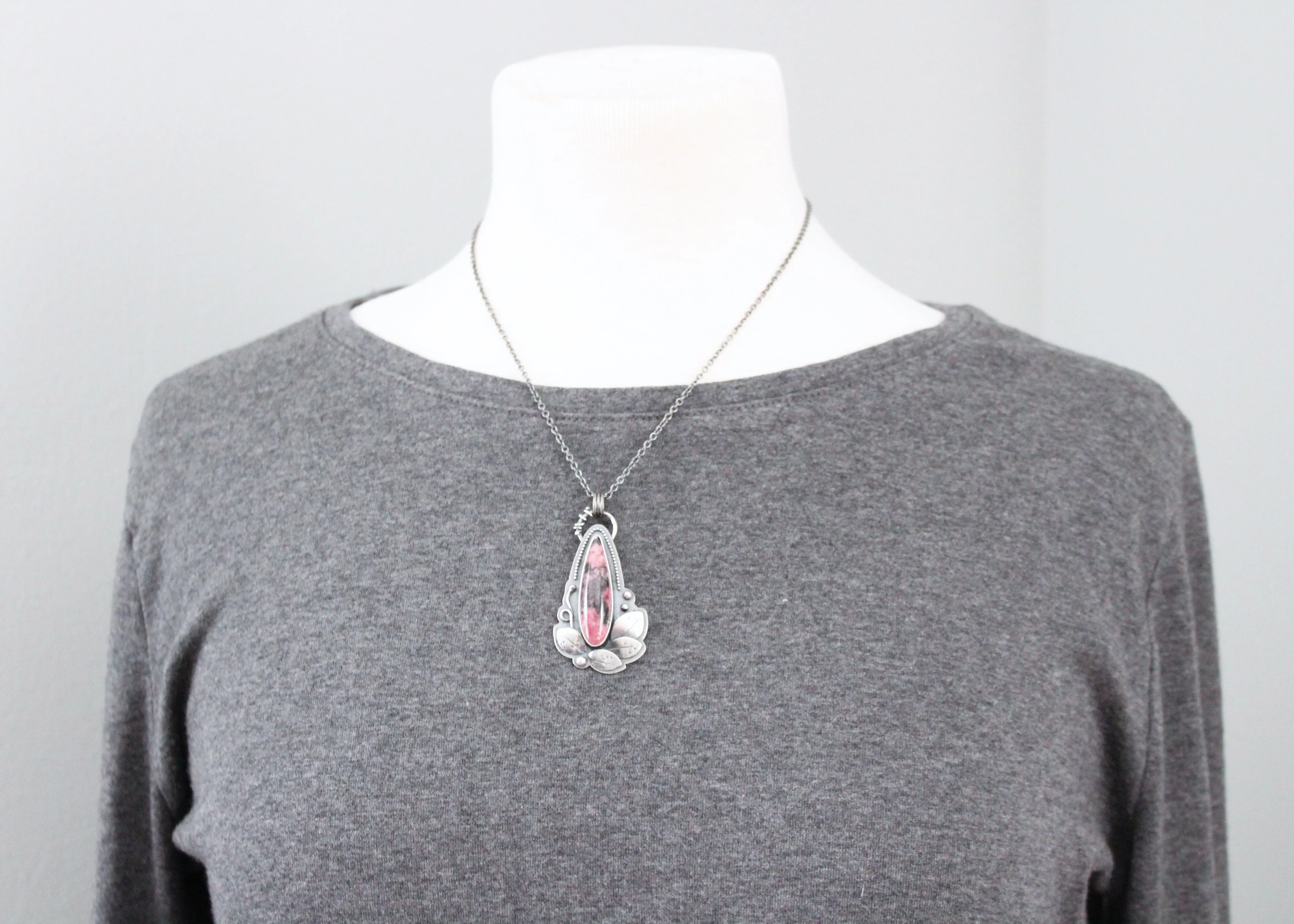 Gem Rhodonite Silver Botanical Theme Pendant Necklace