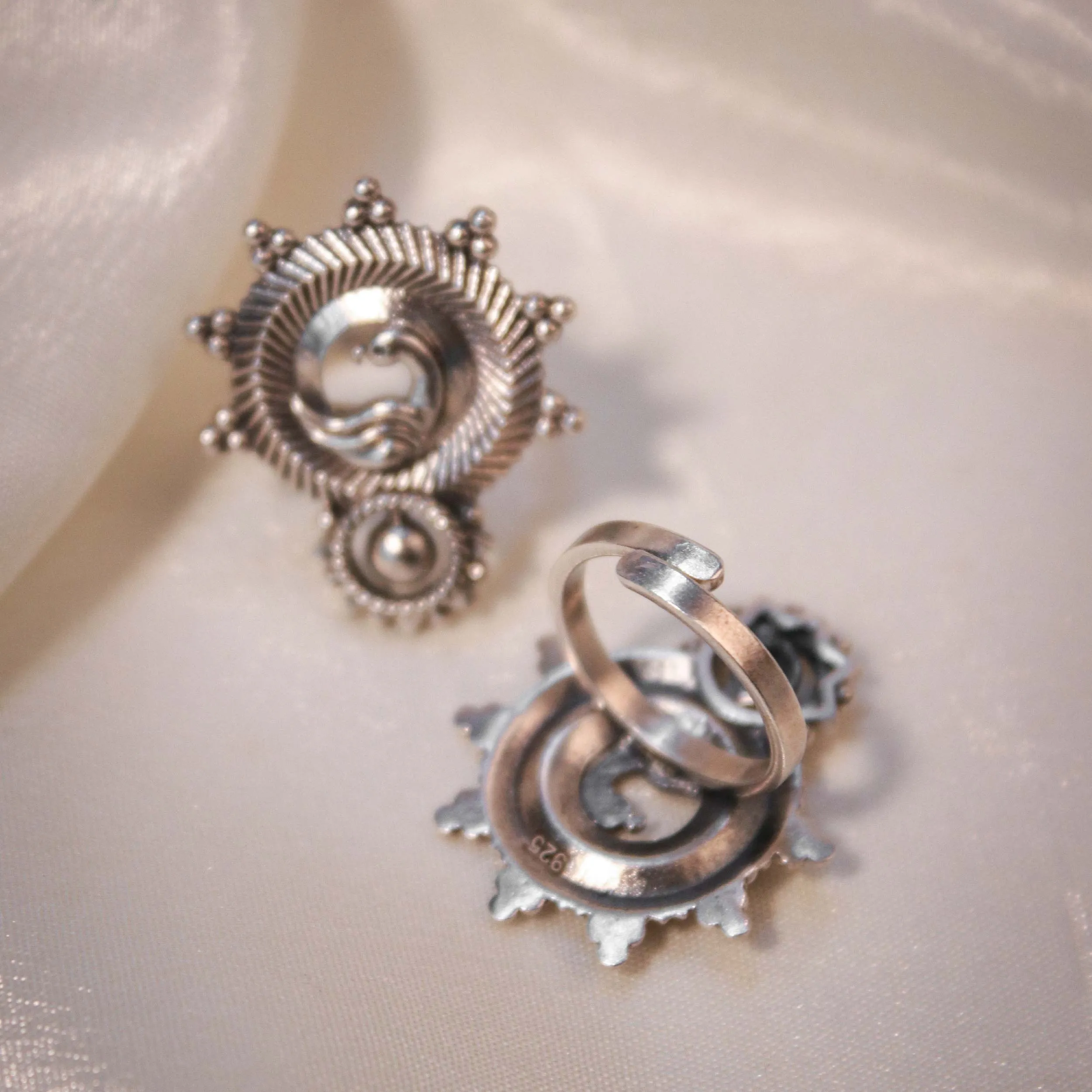Hansika Silver Toe Ring by MOHA