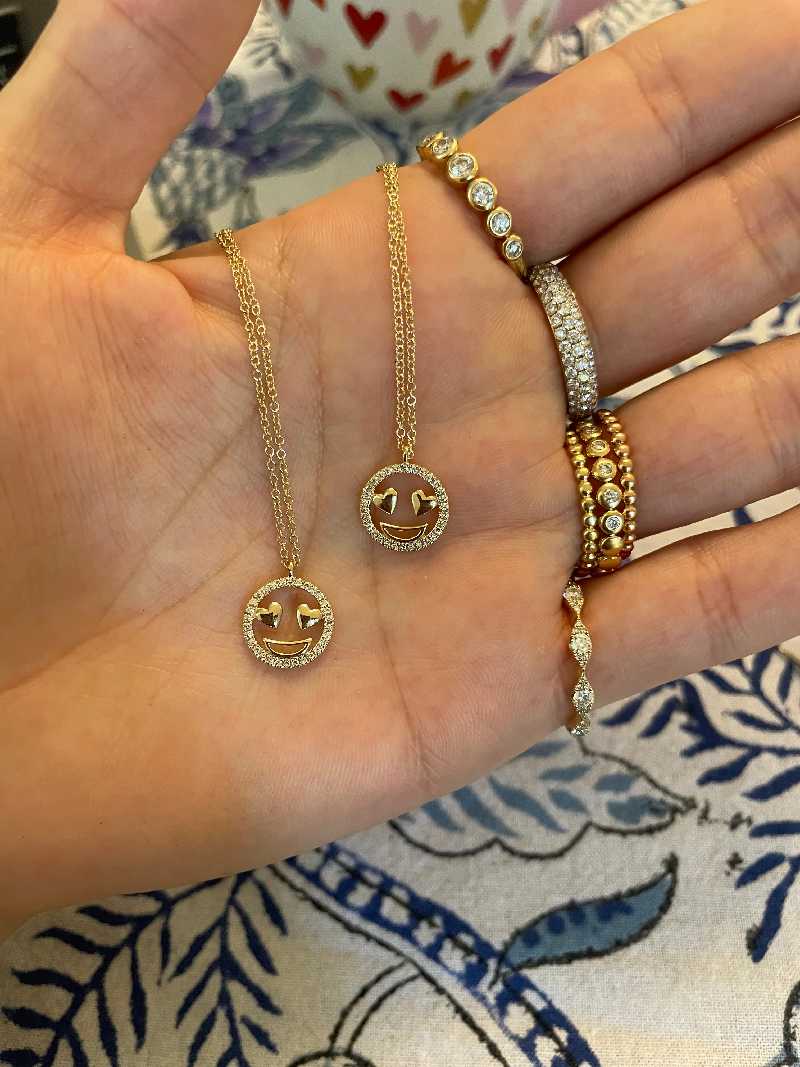 HEART EYES EMOJI NECKLACE