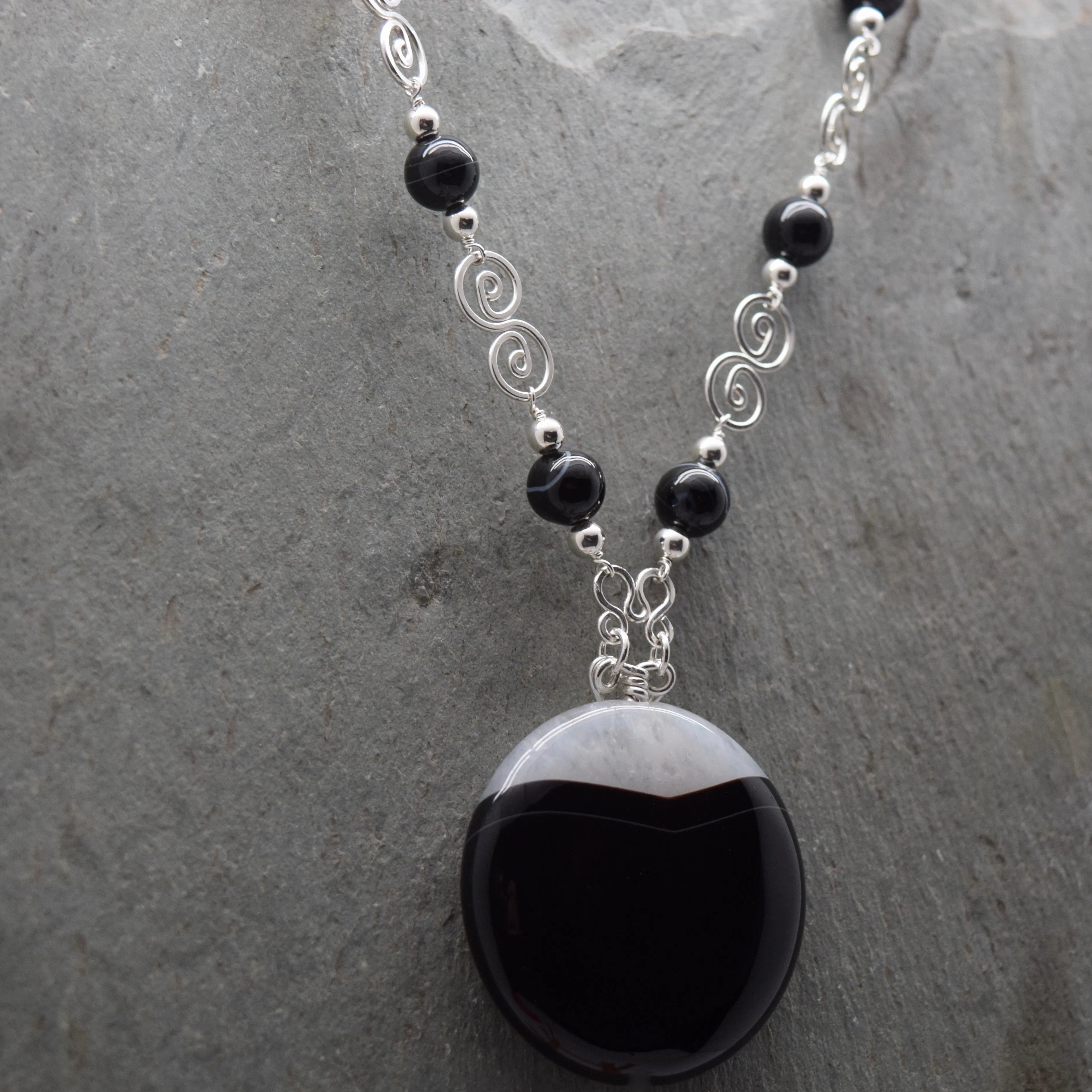 Jatun Round Sardonyx Black and White Necklace