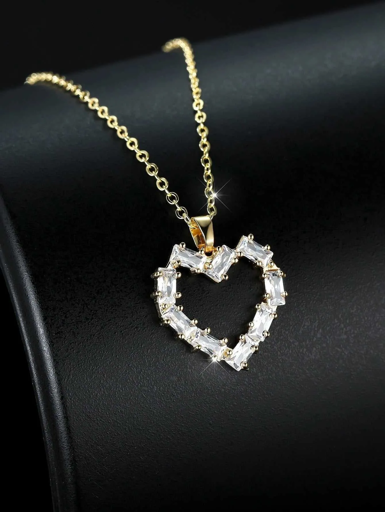 Large Crystal Heart Pendant Necklace, 18K Gold CZ Diamond Heart Pendant Chain Necklace for Bride