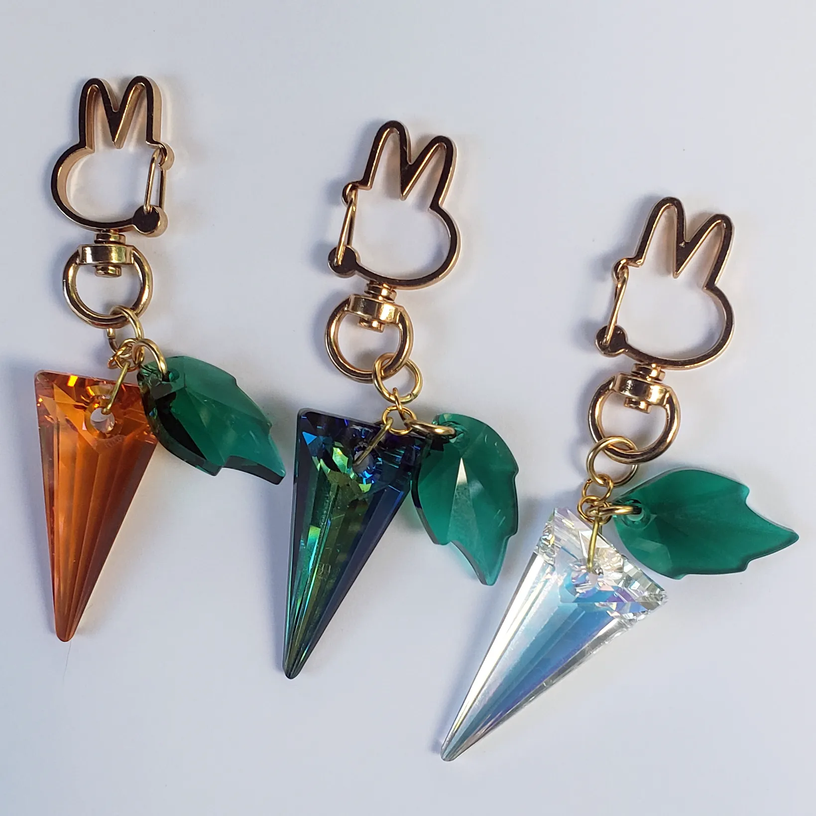 LOLA CRYSTAL CARROT NECKLACE | ACCESSORY