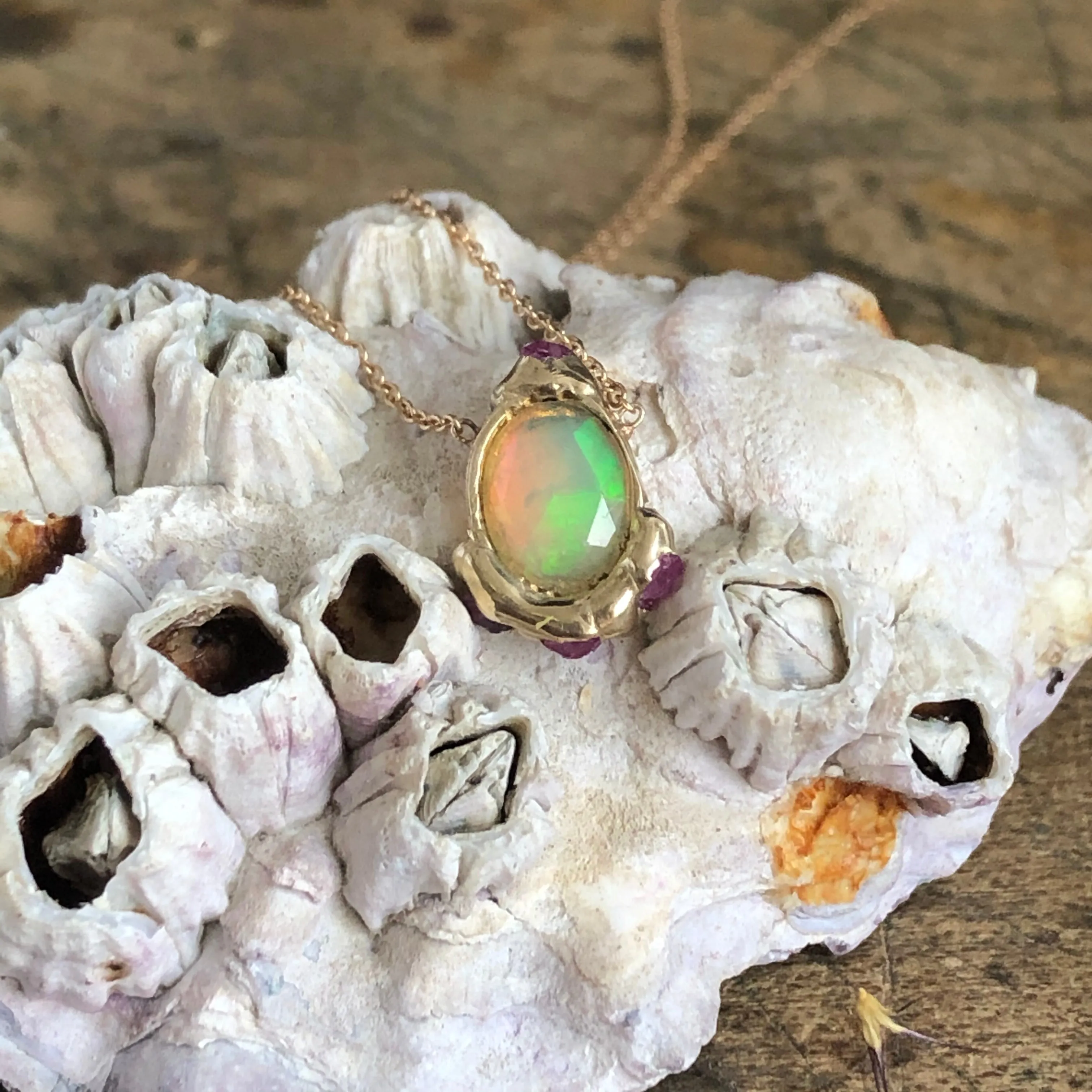 Looking Glass Solo Pendant