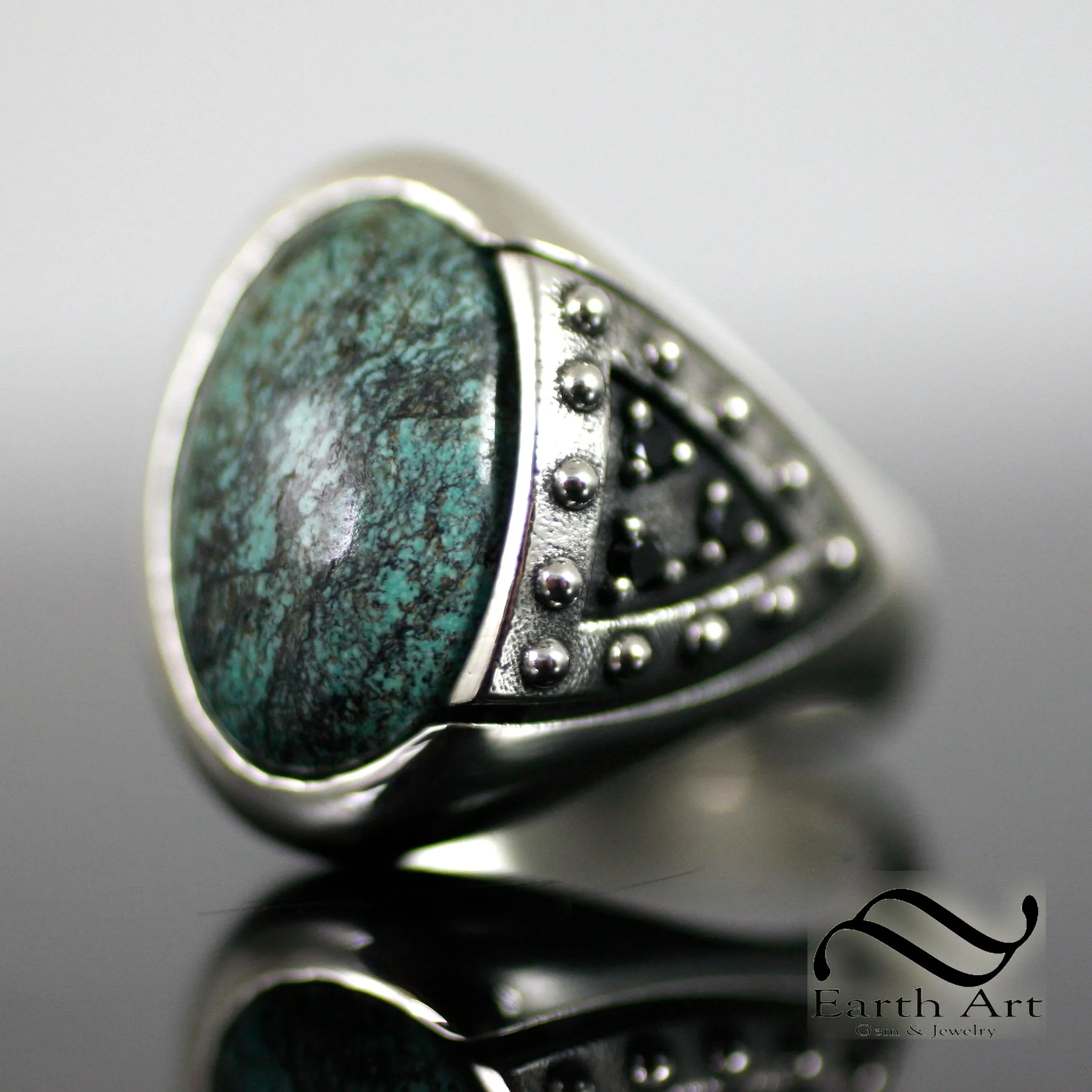 Lord's Turquoise Pauldron Ring in Sterling Silver - Signet Ring