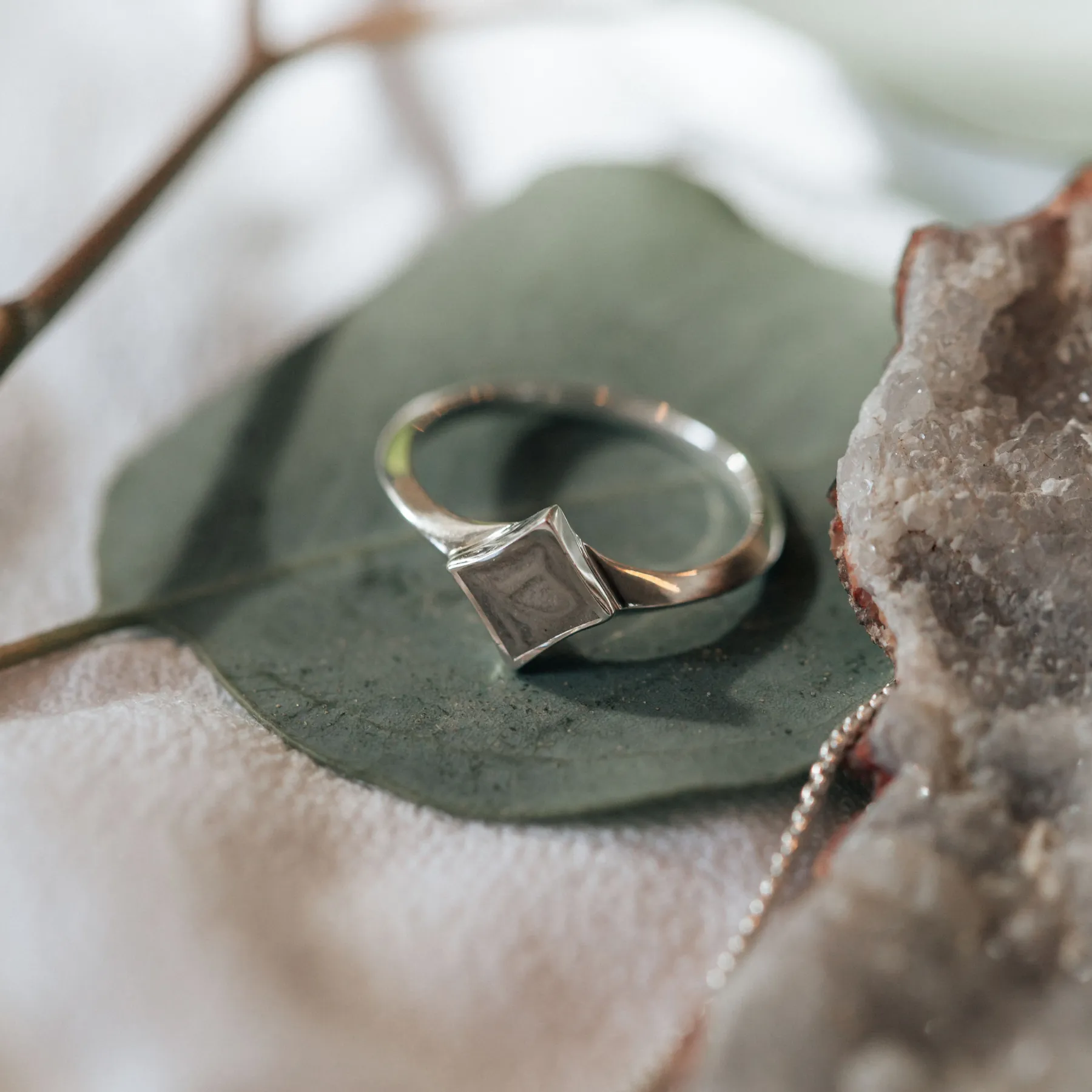 Luminary Cremation Ring in 14K Yellow Gold