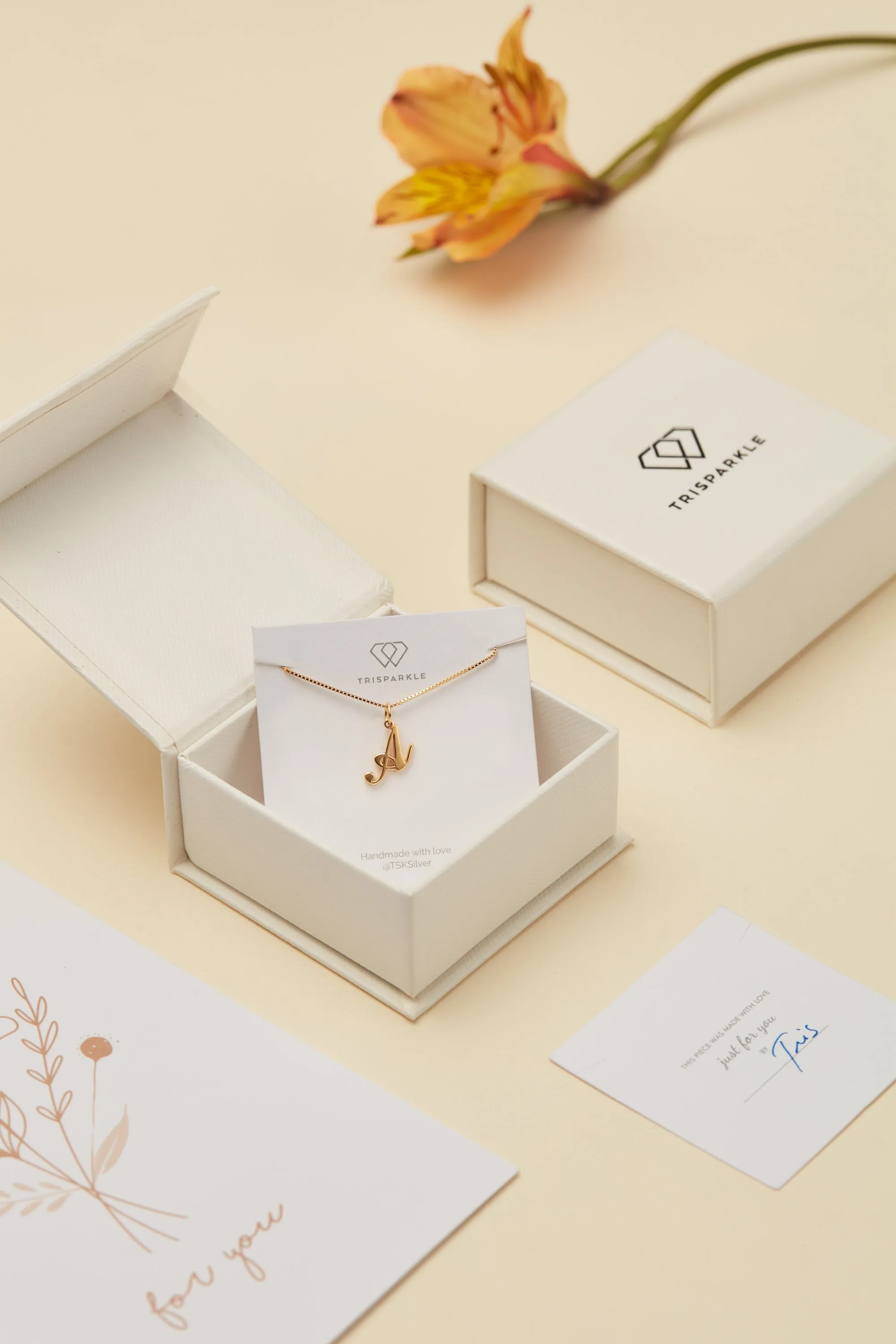 MOTHER'S LOVE NECKLACE