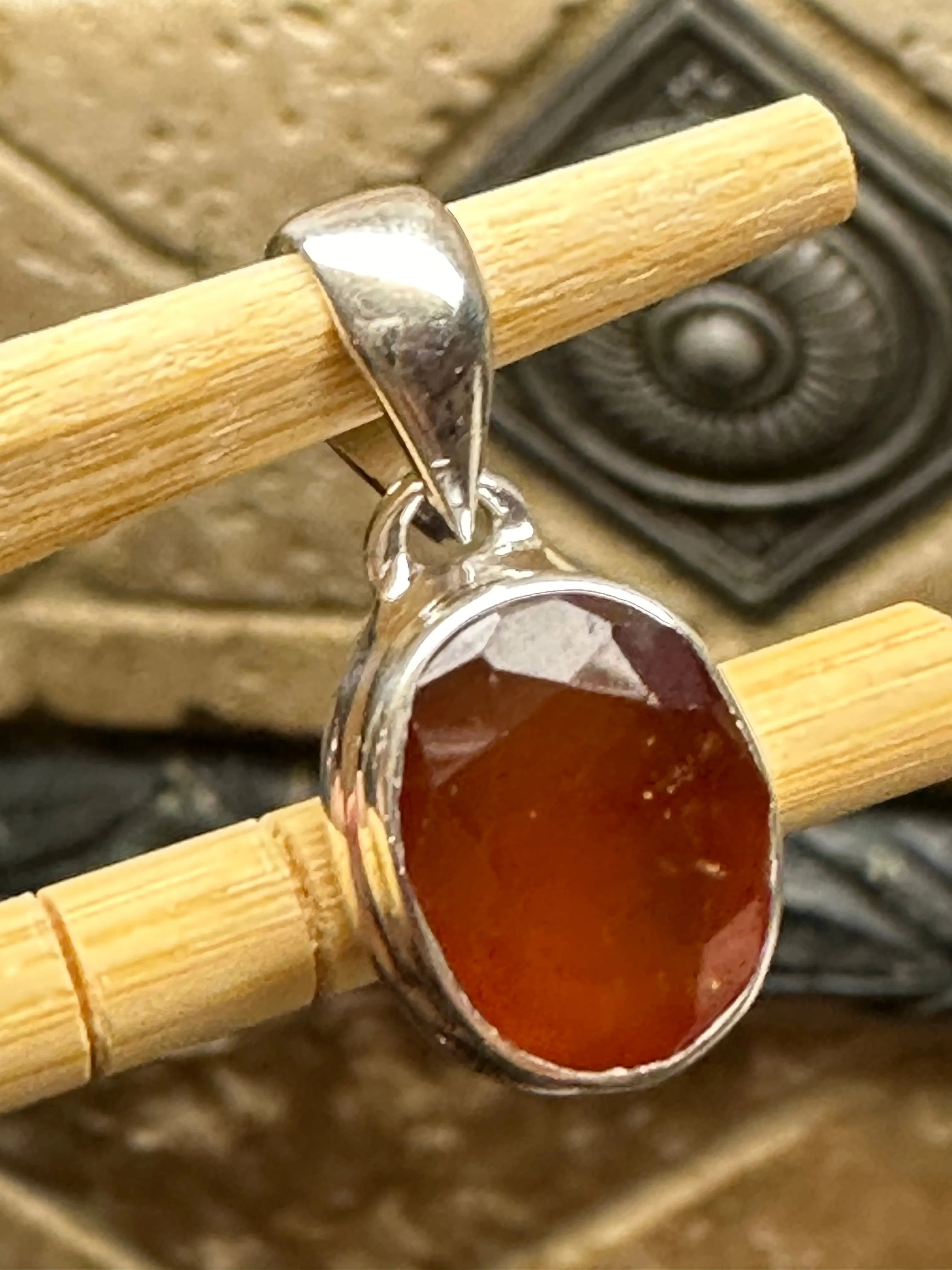 Natural Hessonite Garnet 925 Solid Sterling Silver Pendant 20mm