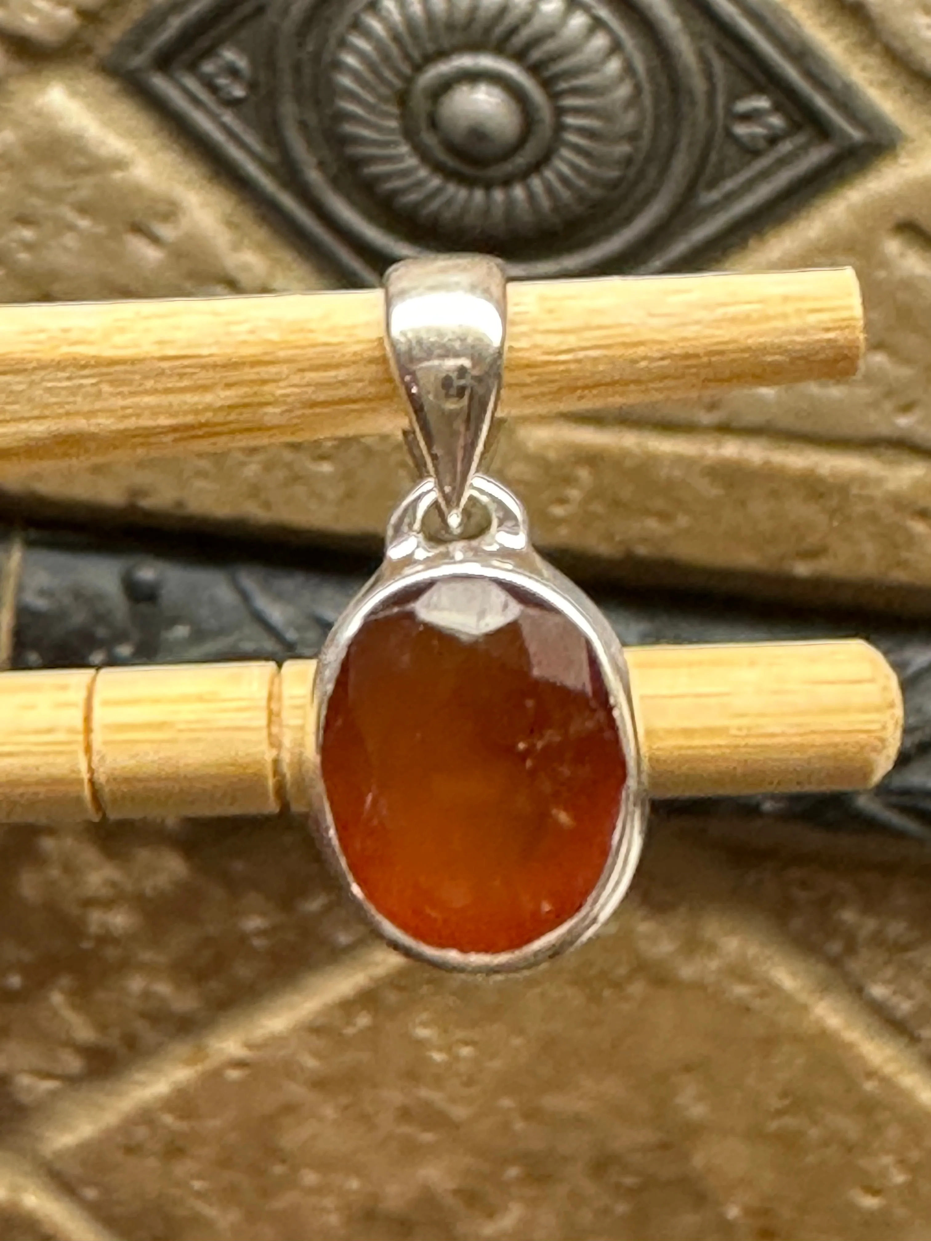Natural Hessonite Garnet 925 Solid Sterling Silver Pendant 20mm