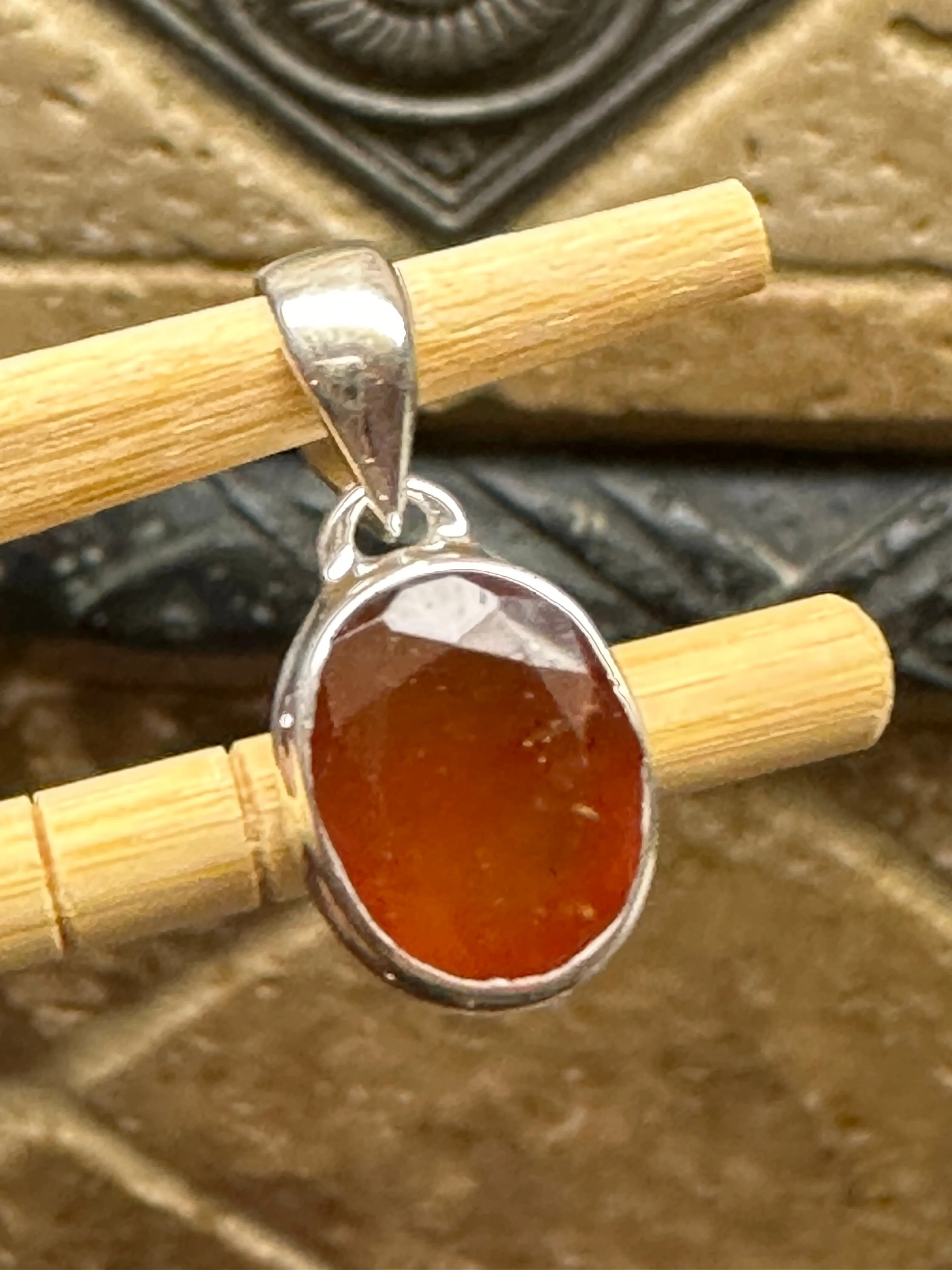 Natural Hessonite Garnet 925 Solid Sterling Silver Pendant 20mm