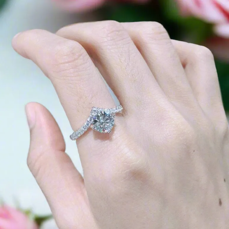Nouveau 1.0Ct VVS1 Diamond Wedding Ring