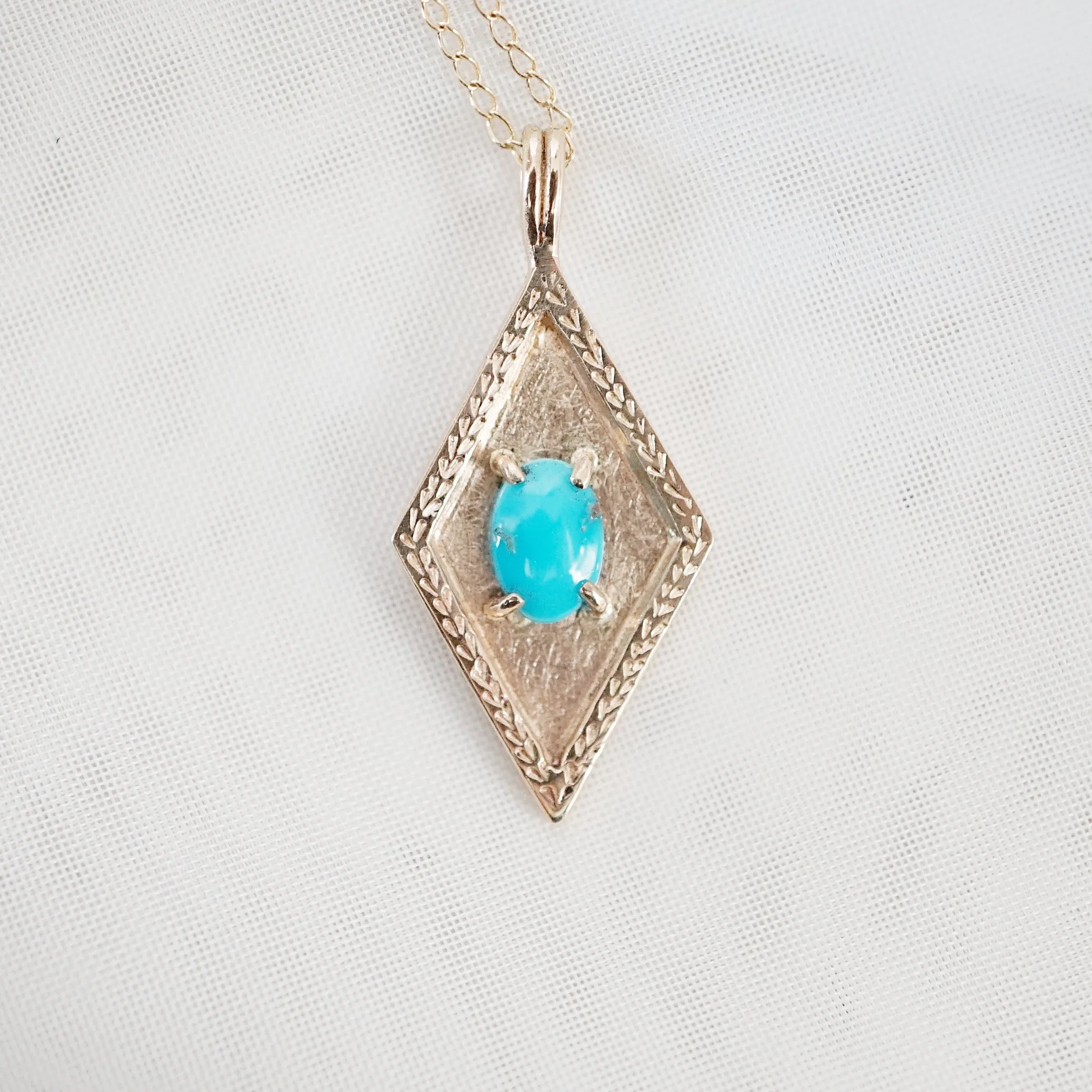 Pendant of Curiosities: turquoise