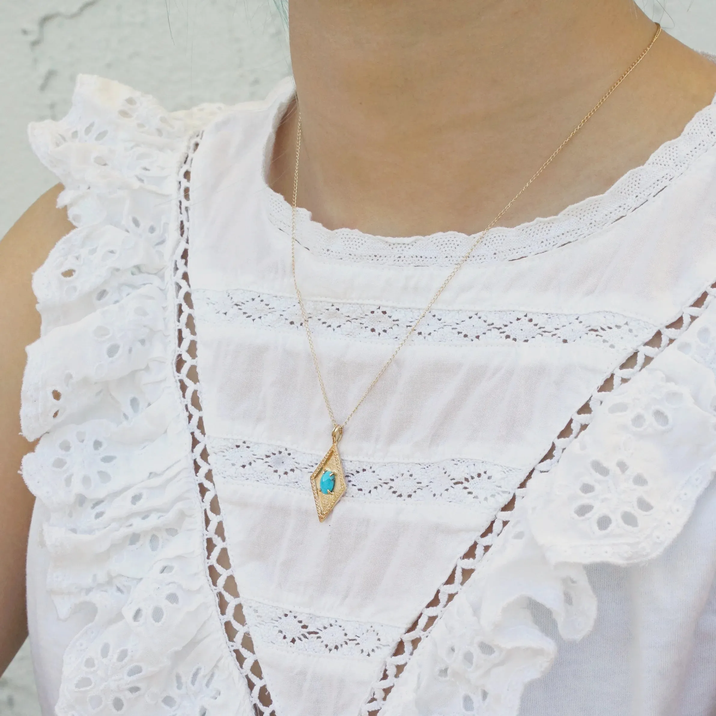 Pendant of Curiosities: turquoise