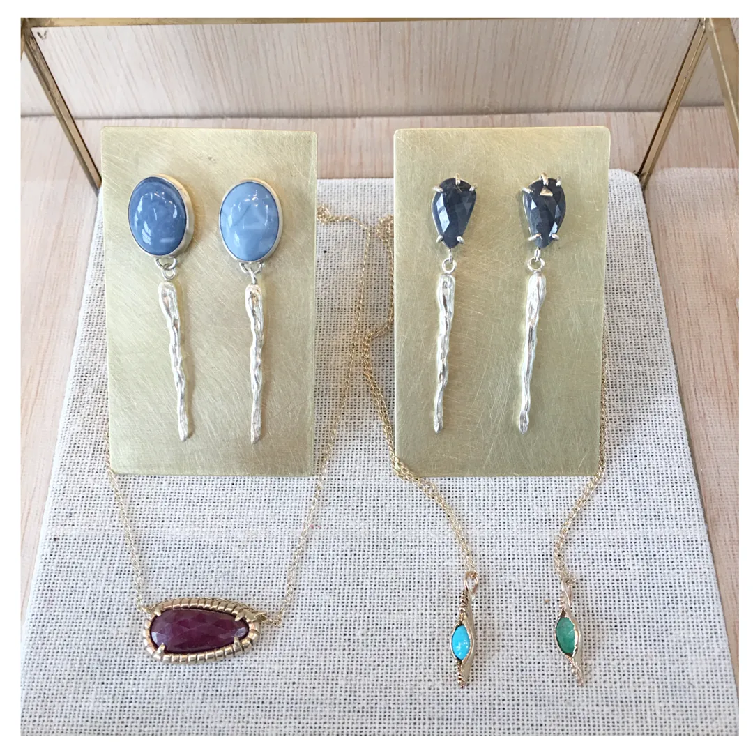 Pod pendant necklace with turquoise