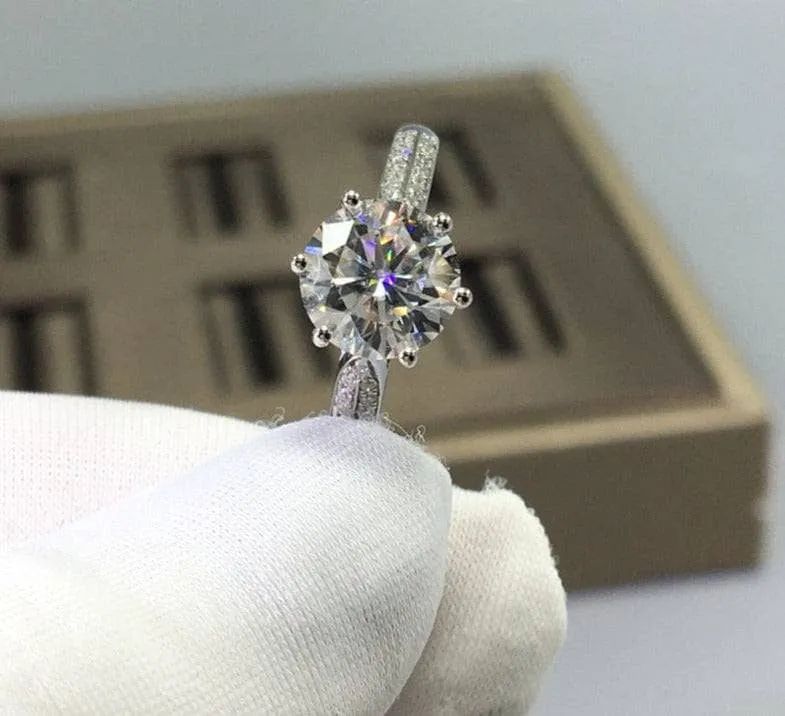Round Cut 1-2 Carat Diamond Engagement Ring
