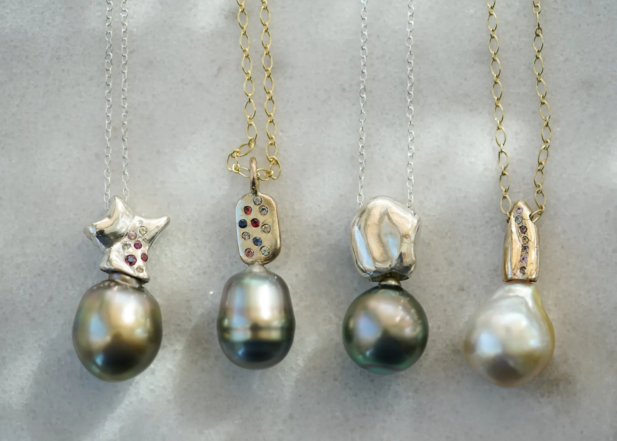 Star sapphires Tahitian Pearl necklace in silver