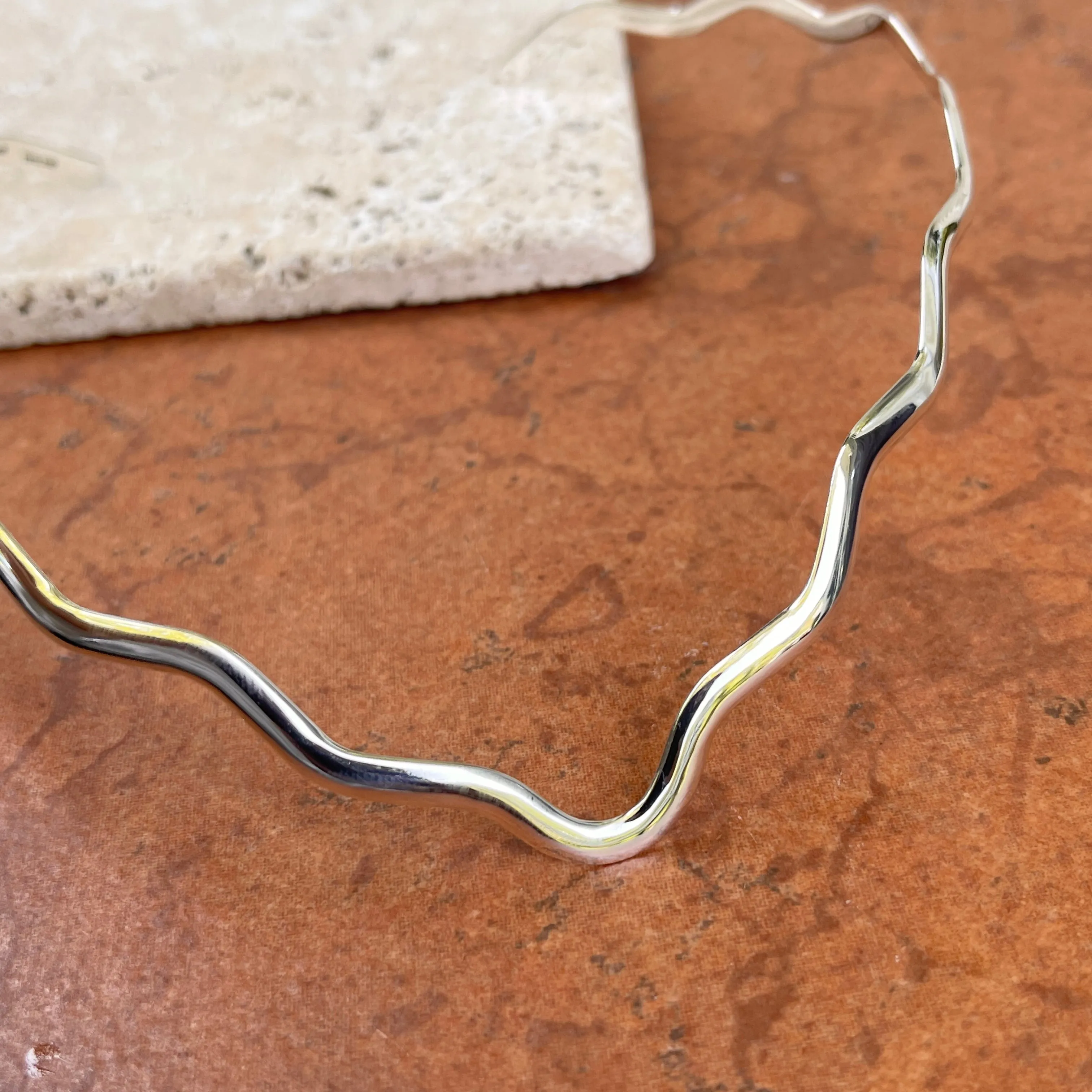 Sterling Silver Wavy V-Shape Open Neck Wire Collar Necklace