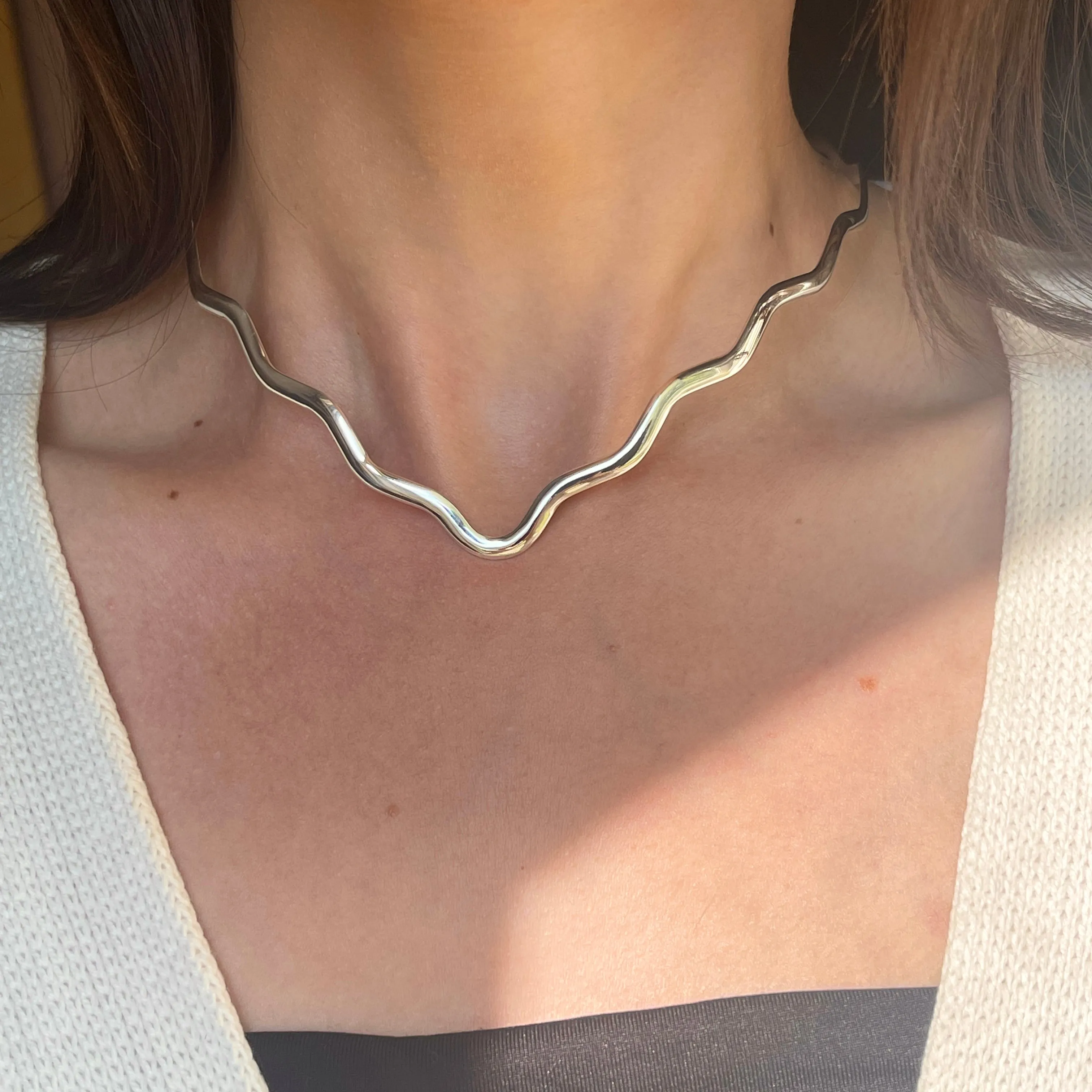 Sterling Silver Wavy V-Shape Open Neck Wire Collar Necklace