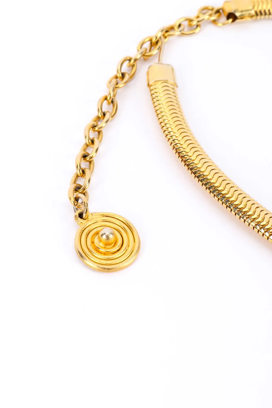 Swirl Motif Pendant Necklace