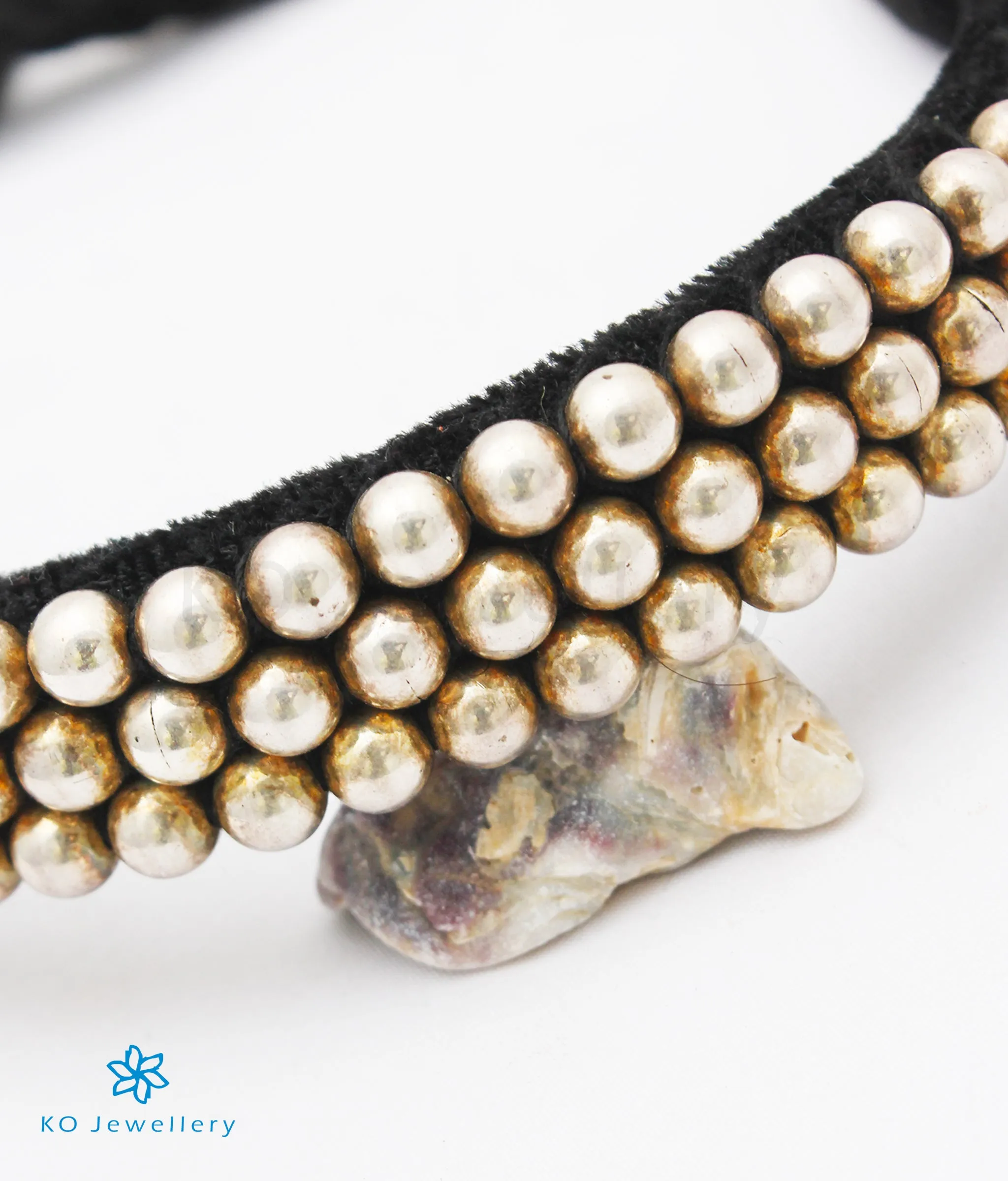 The Vidhi Silver Maharastrian Thushi Necklace