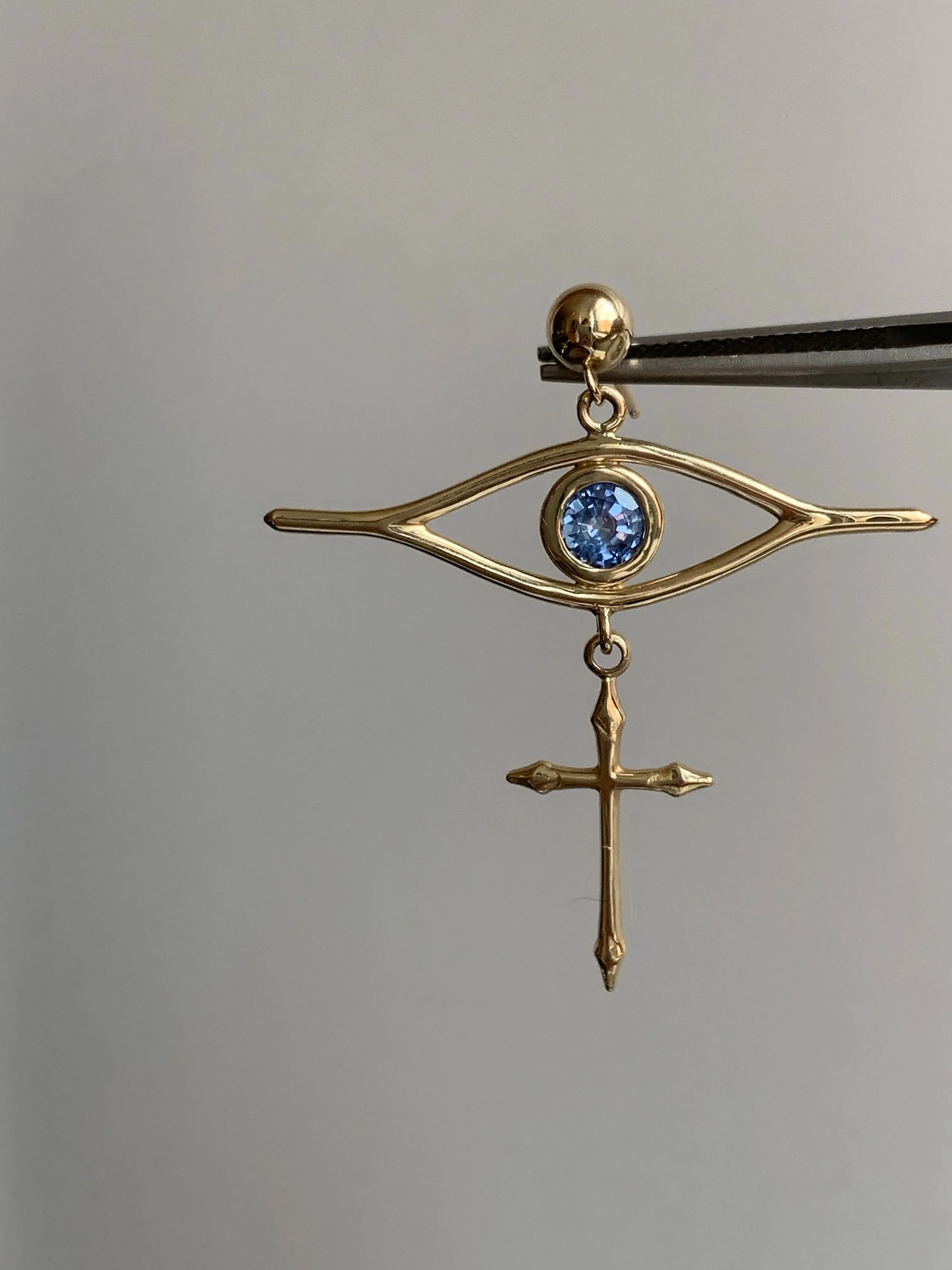 Third eye power gem earring