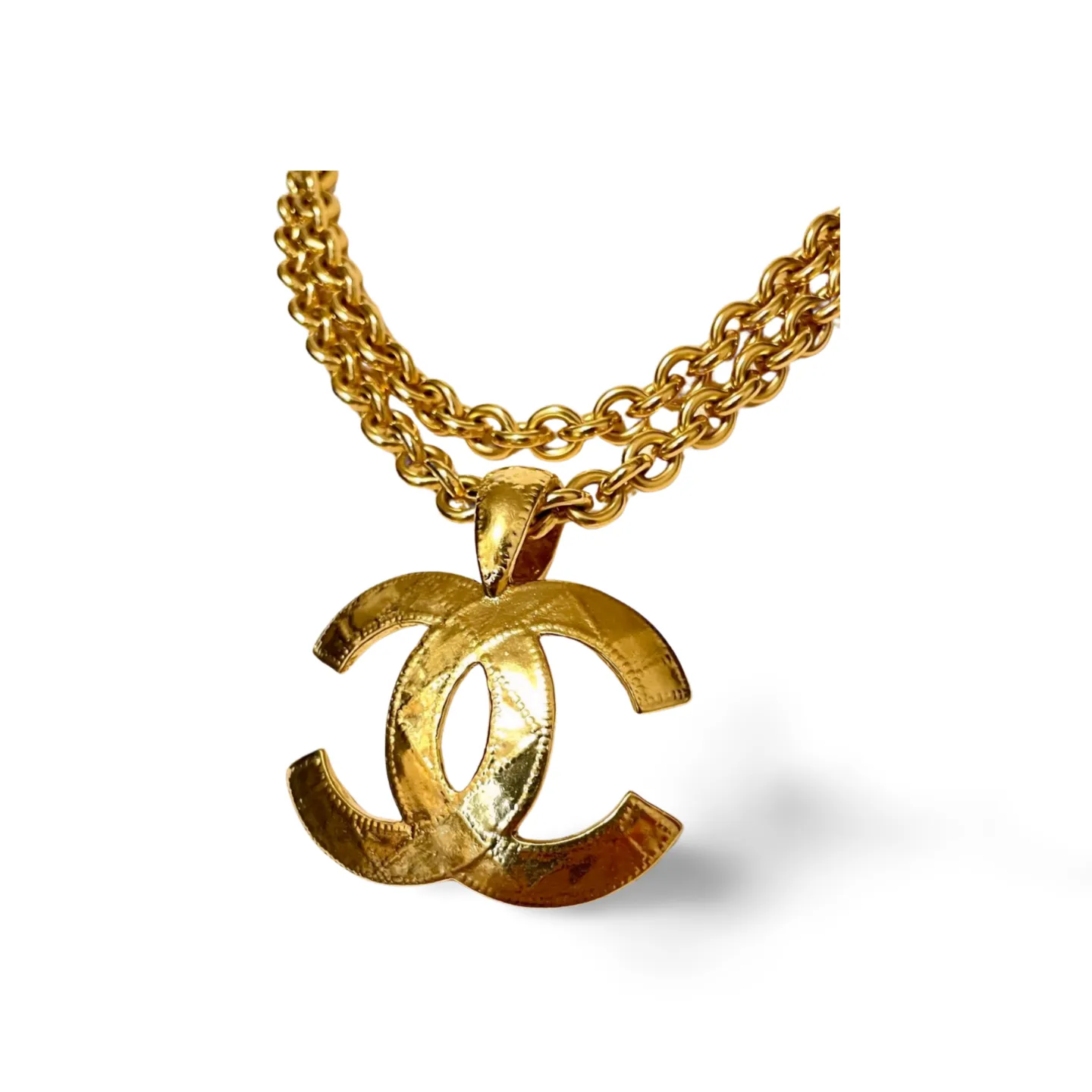 Vintage CHANEL chain necklace with a large CC mark pendant top. Gorgeous masterpiece jewelry. 050323re11